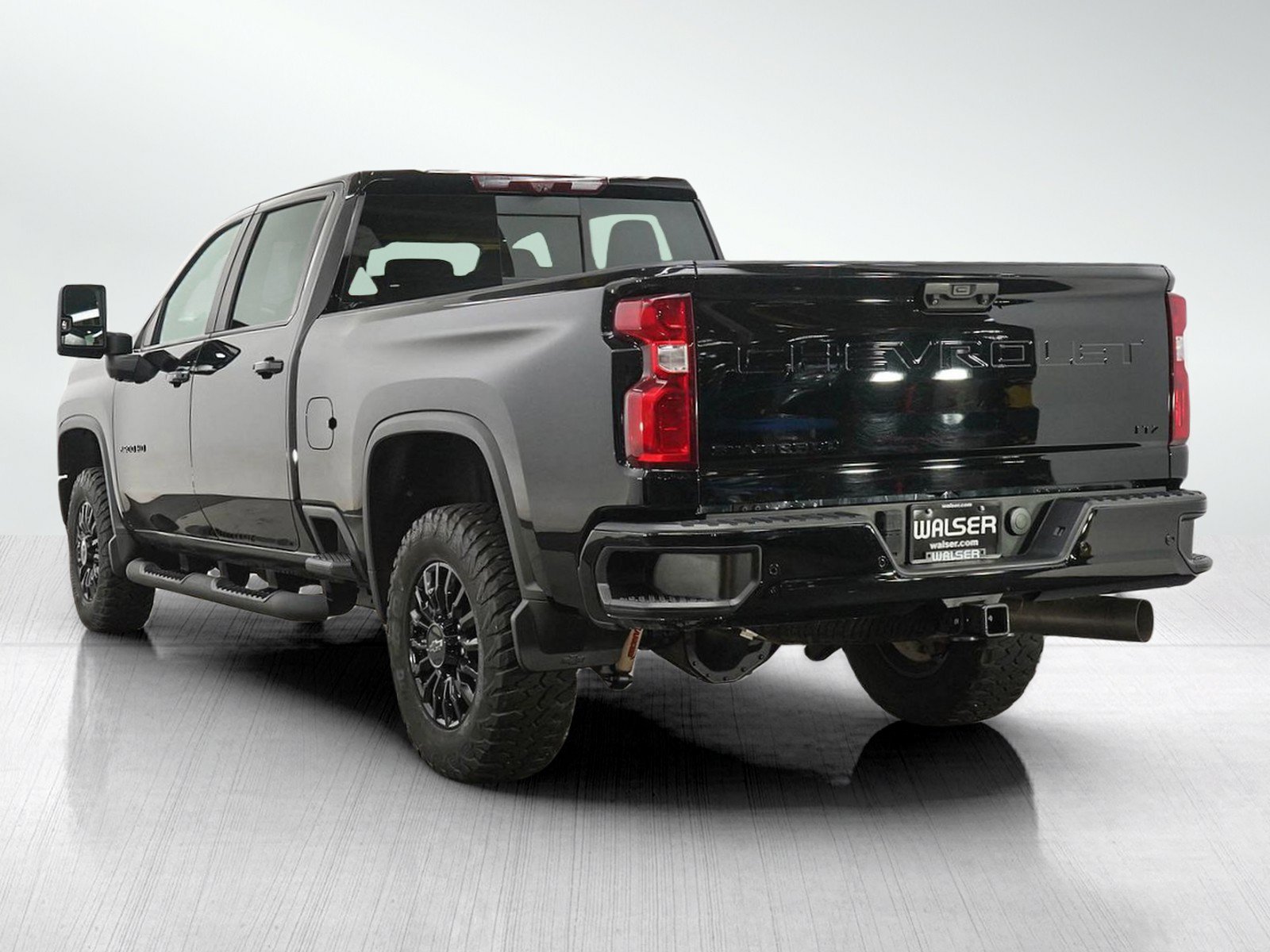 Used 2022 Chevrolet Silverado 2500 LTZ w/ LTZ Plus Package AWD/4WD image 3