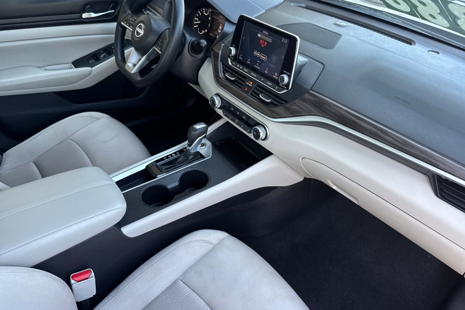 Certified 2025 Nissan Altima 2.5 SV FWD image 19