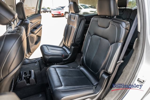 Used 2023 Jeep Grand Cherokee L Limited AWD/4WD image 11