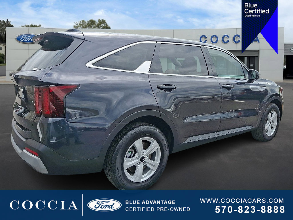 Used 2025 Kia Sorento LX FWD image 4