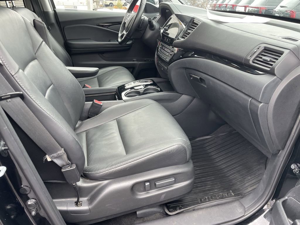 Used 2022 Honda Pilot Touring image 34