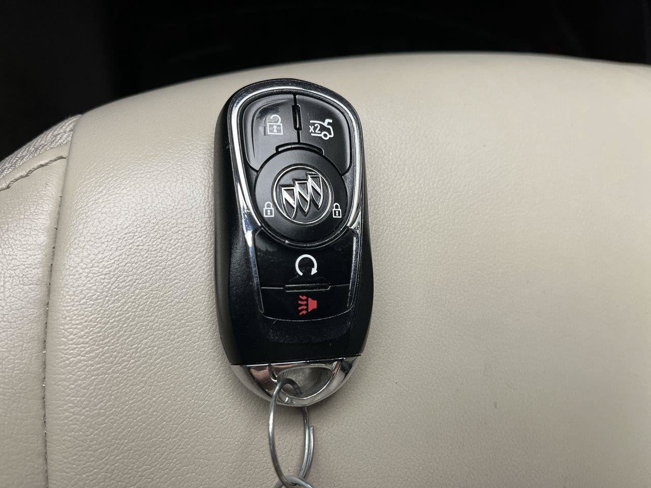 Used 2017 Buick LaCrosse Essence FWD image 26