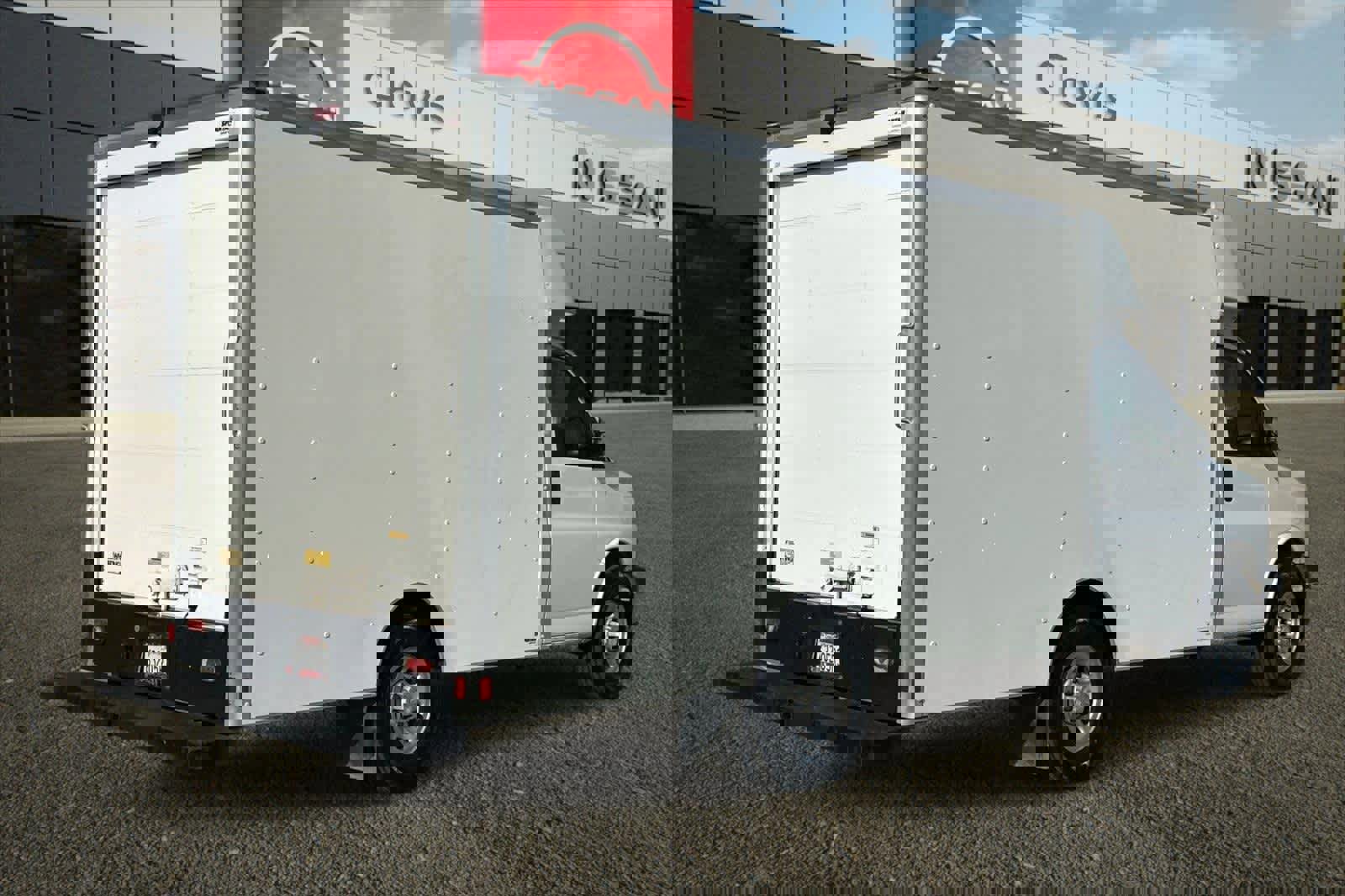 Used 2019 Chevrolet Express 3500 w/ Driver Convenience Package image 3