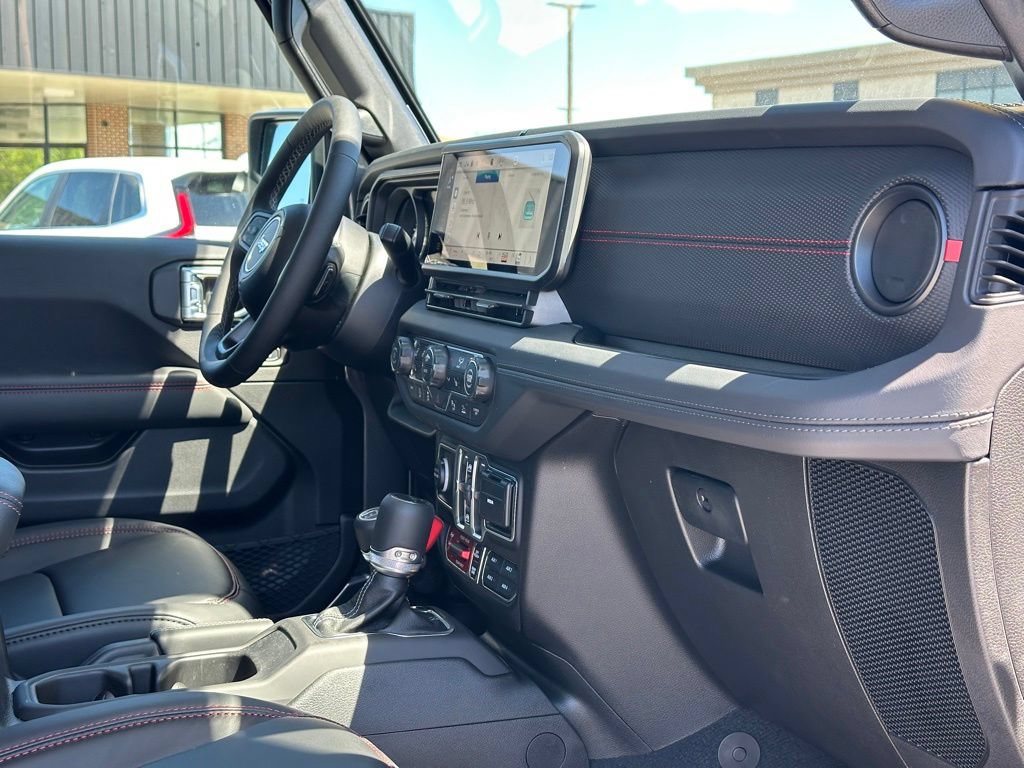 New 2026 Jeep Gladiator Rubicon w/ Safety Group AWD/4WD image 17