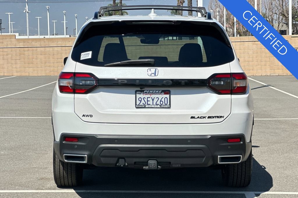 Certified 2025 Honda Pilot Black Edition image 5