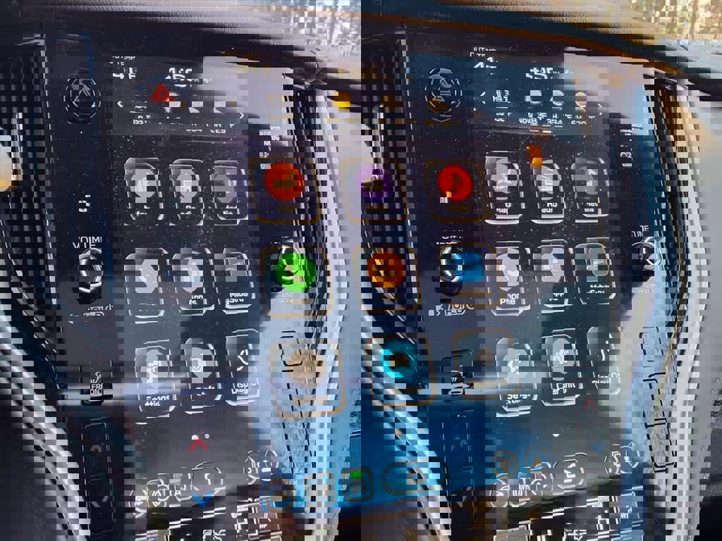 Used 2024 Subaru Outback Premium image 18