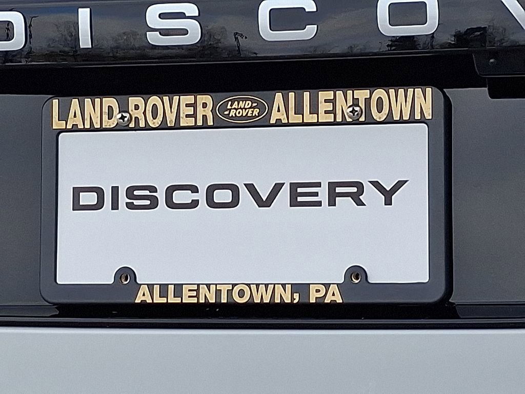 New 2026 Land Rover Discovery S image 18