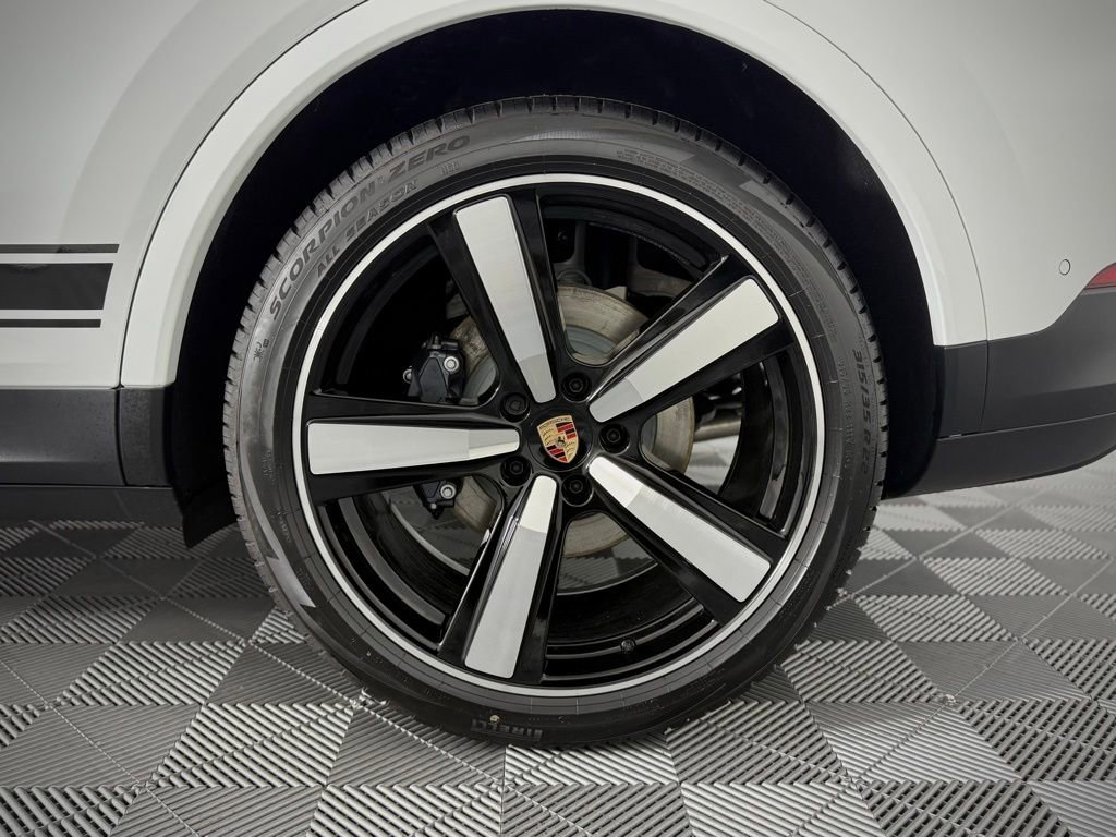 New 2026 Porsche Cayenne Coupe AWD/4WD image 17