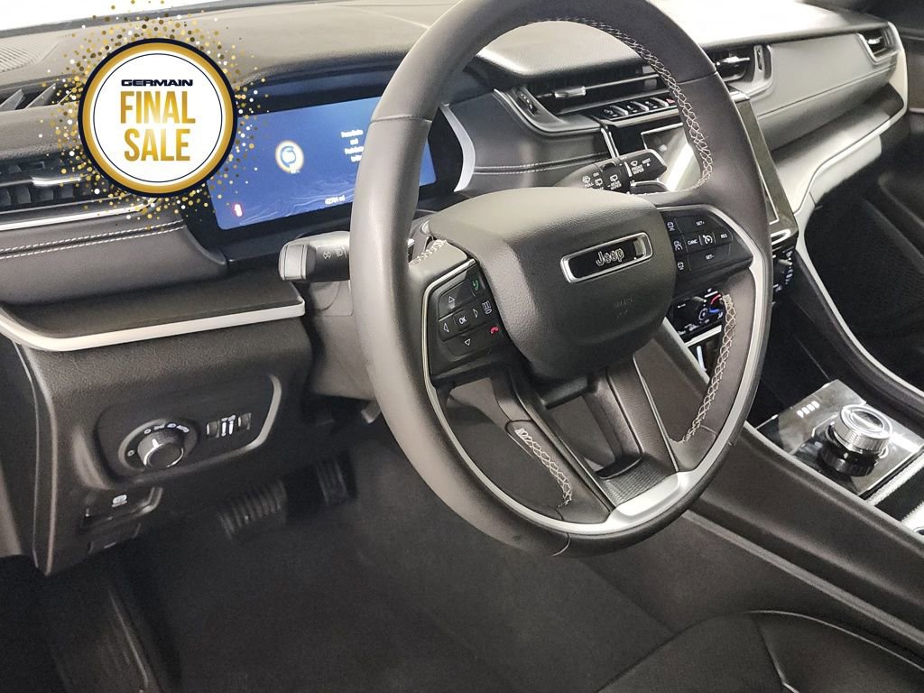 Used 2024 Jeep Grand Cherokee L Laredo image 16