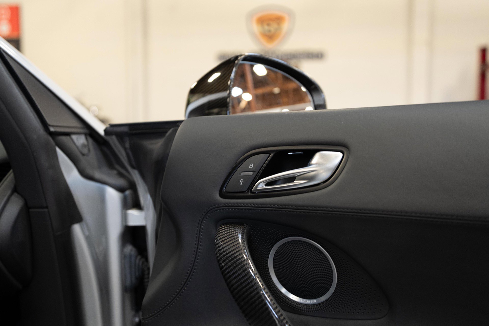 Used 2011 Audi R8 V10 image 95