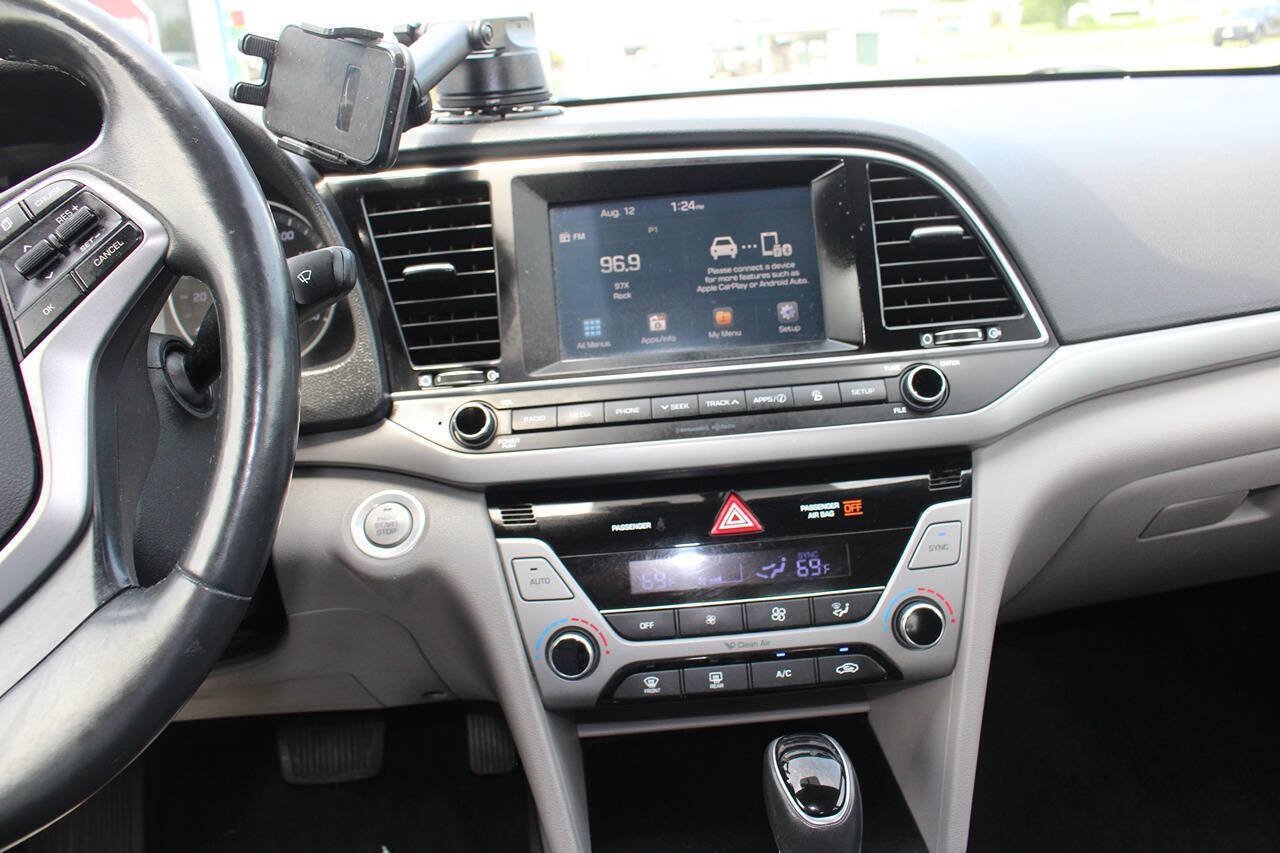Used 2017 Hyundai Elantra Limited FWD image 9