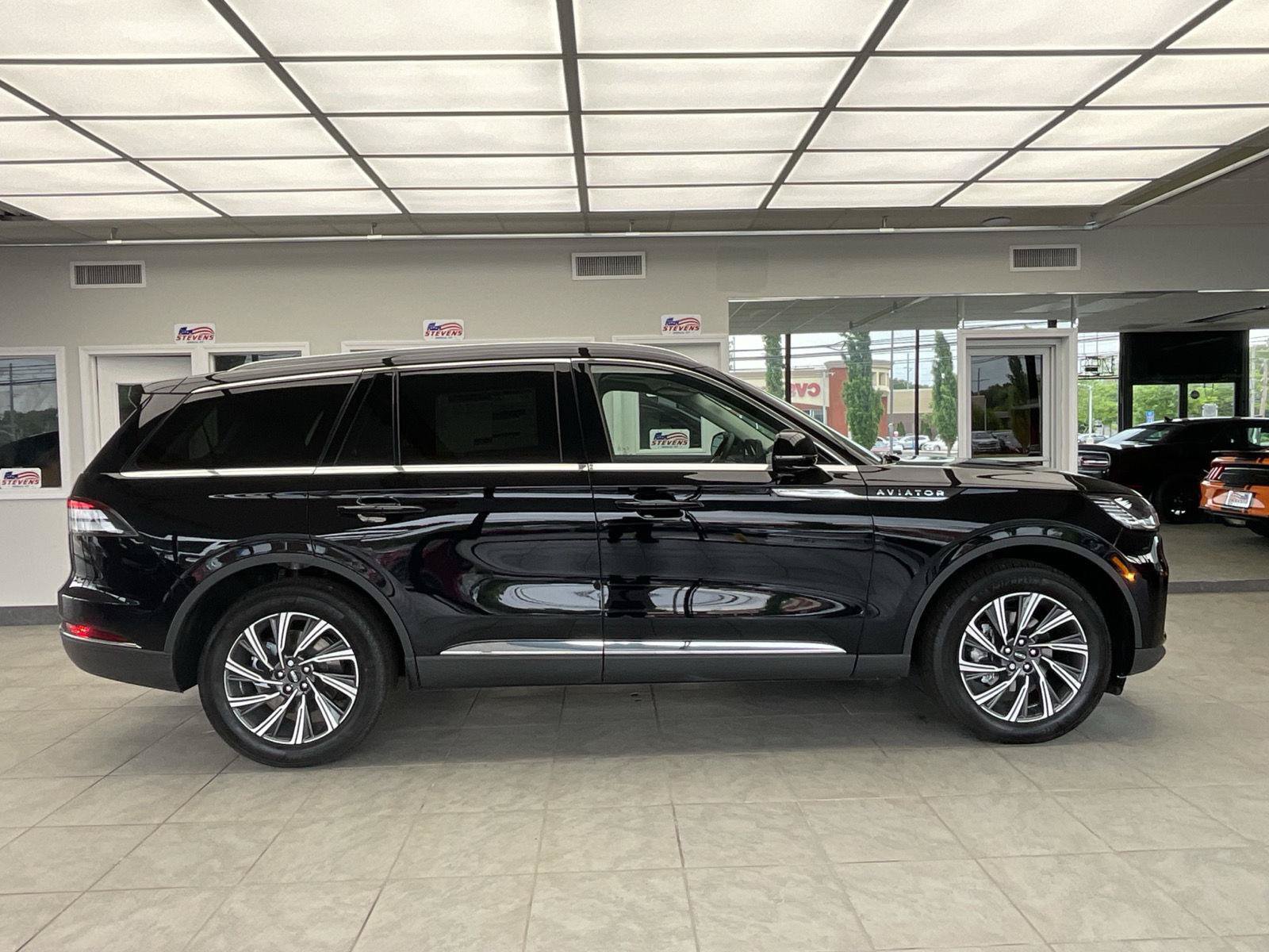 New 2026 Lincoln Aviator AWD image 4
