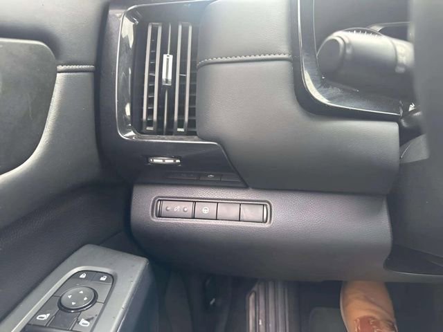Used 2024 Nissan Pathfinder SV FWD image 17