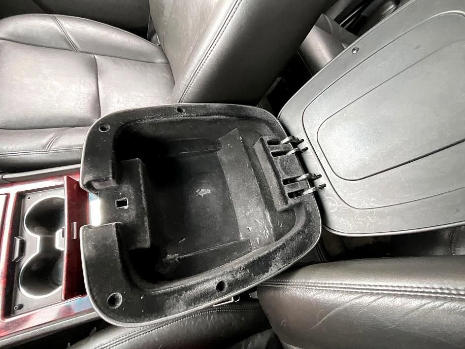 Used 2014 Cadillac Escalade Luxury image 26