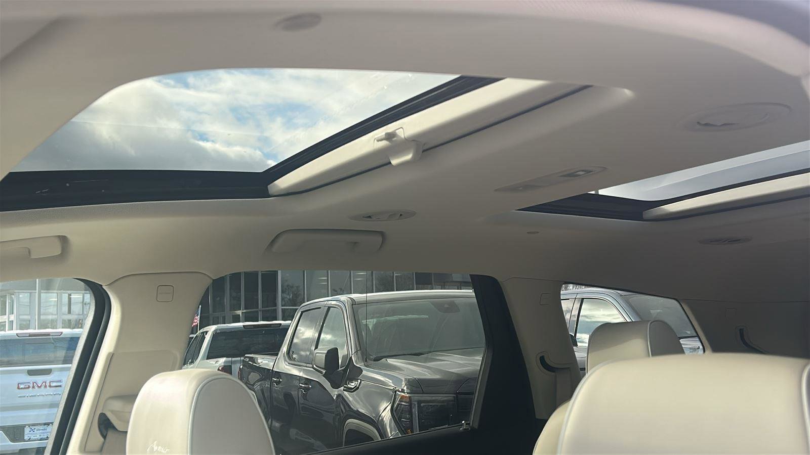 Certified 2023 Buick Enclave Avenir w/ Avenir Technology Package image 31