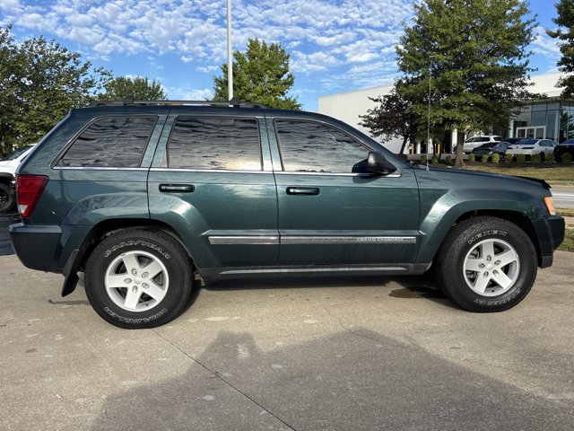 Used 2005 Jeep Grand Cherokee Limited AWD/4WD image 2