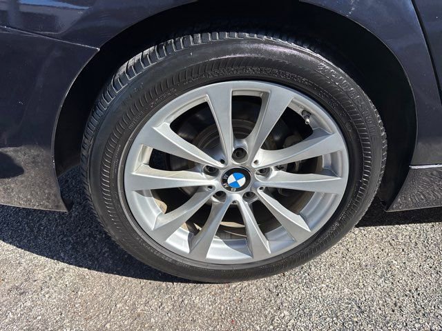 Used 2016 BMW 320i Sedan RWD image 10