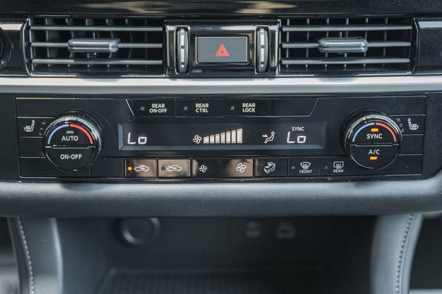 Used 2025 Nissan Pathfinder SV AWD/4WD image 28