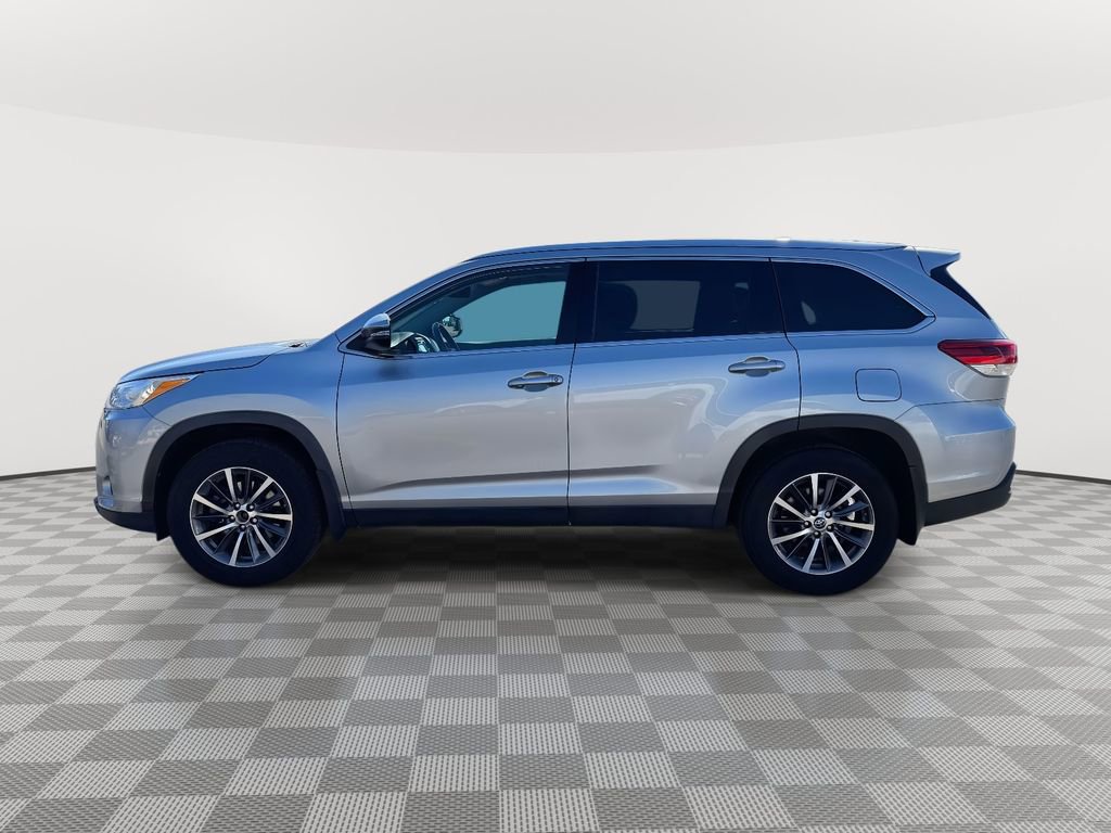 Used 2019 Toyota Highlander XLE image 4
