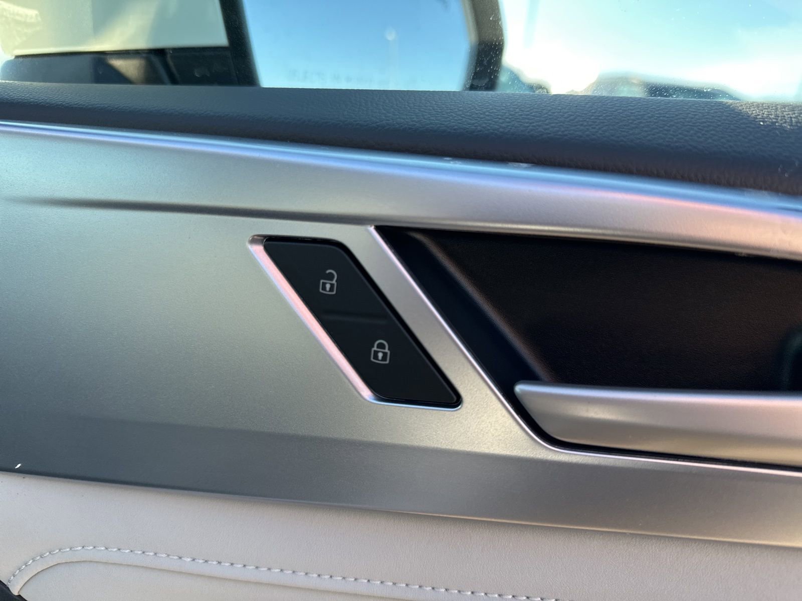 New 2026 Volkswagen Taos SE image 32