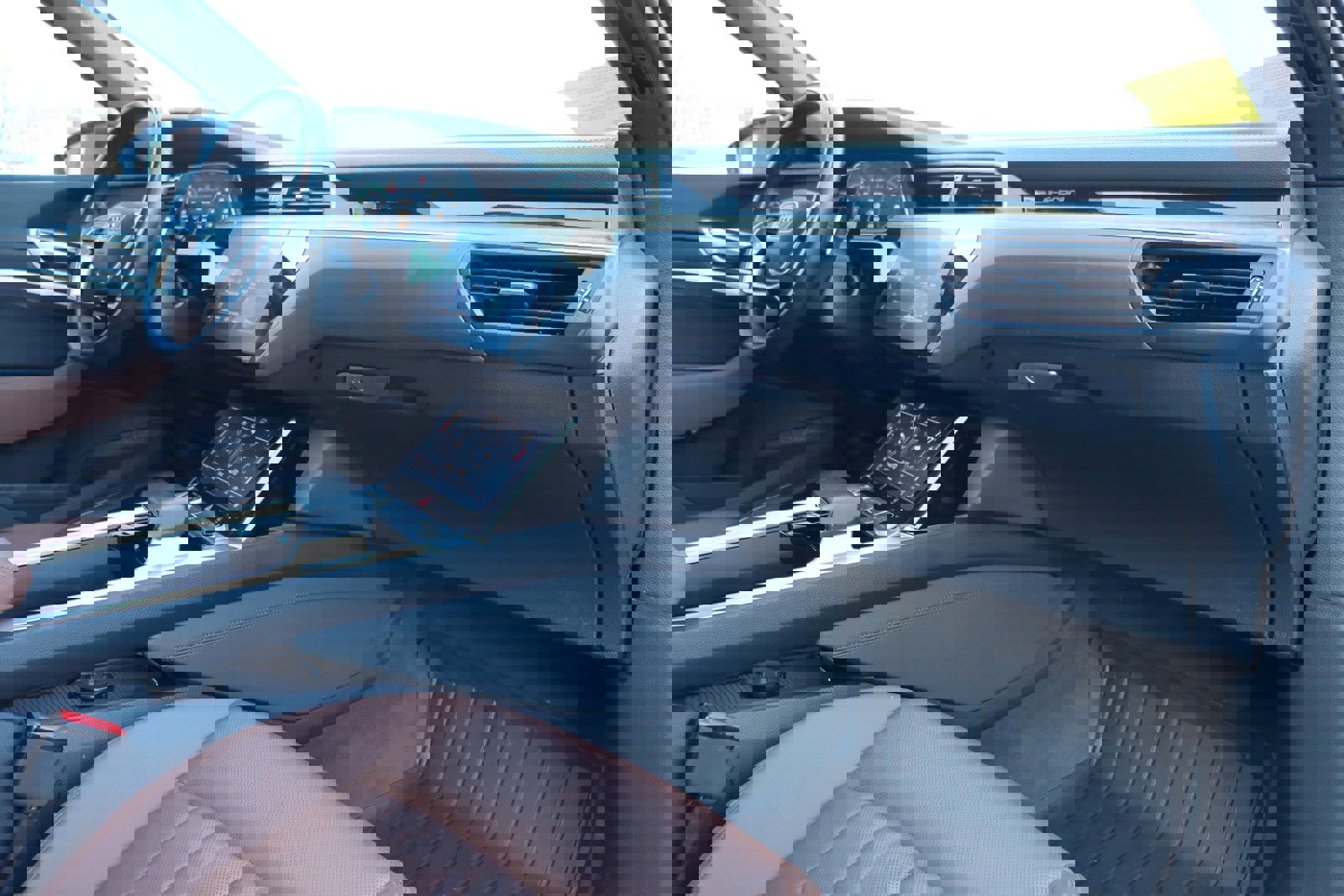 Used 2019 Audi e-tron Premium Plus w/ Cold Weather Package image 21