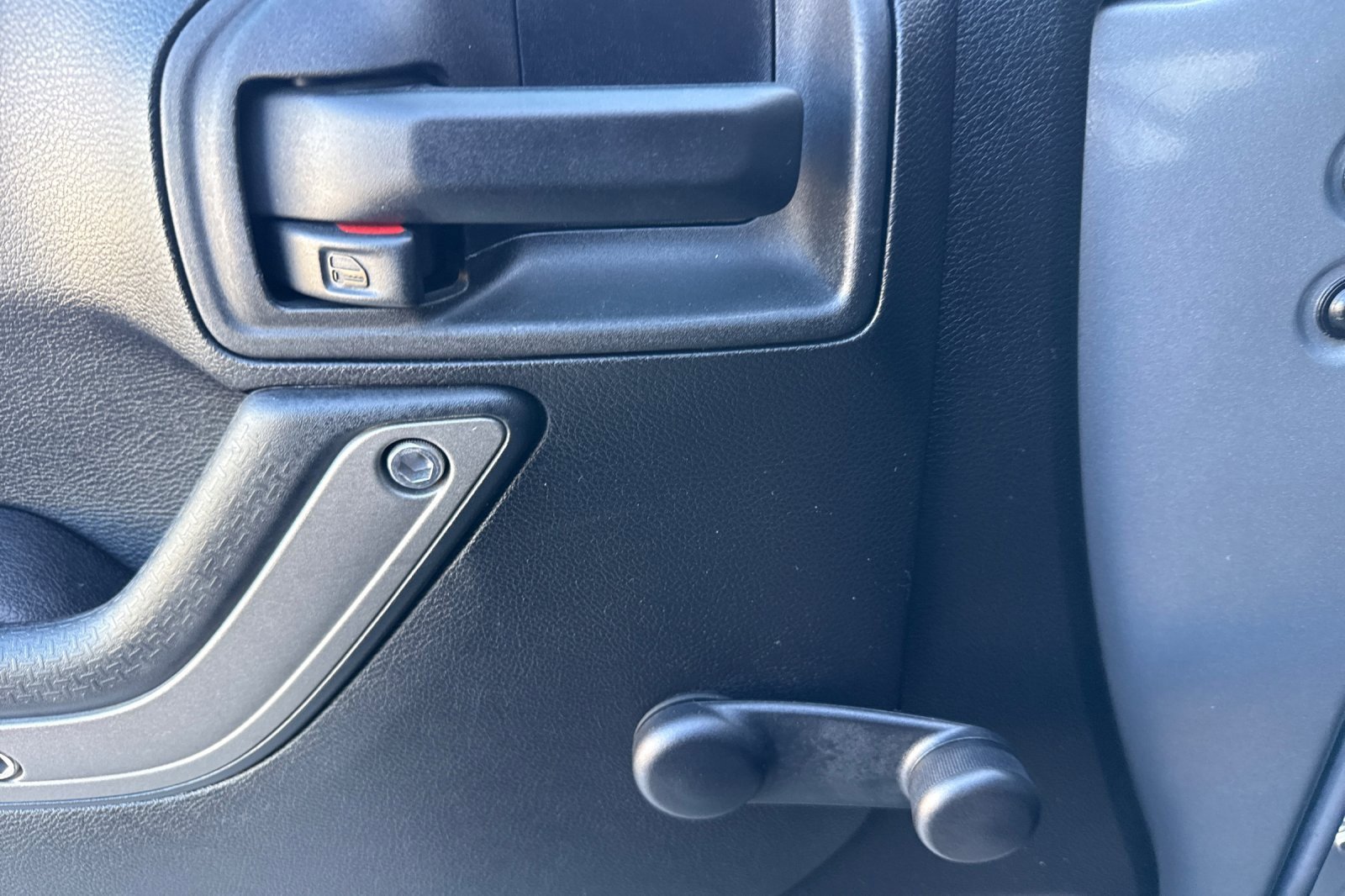 Used 2016 Jeep Wrangler Sport image 10