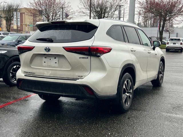 Used 2021 Toyota Highlander XLE AWD/4WD image 5