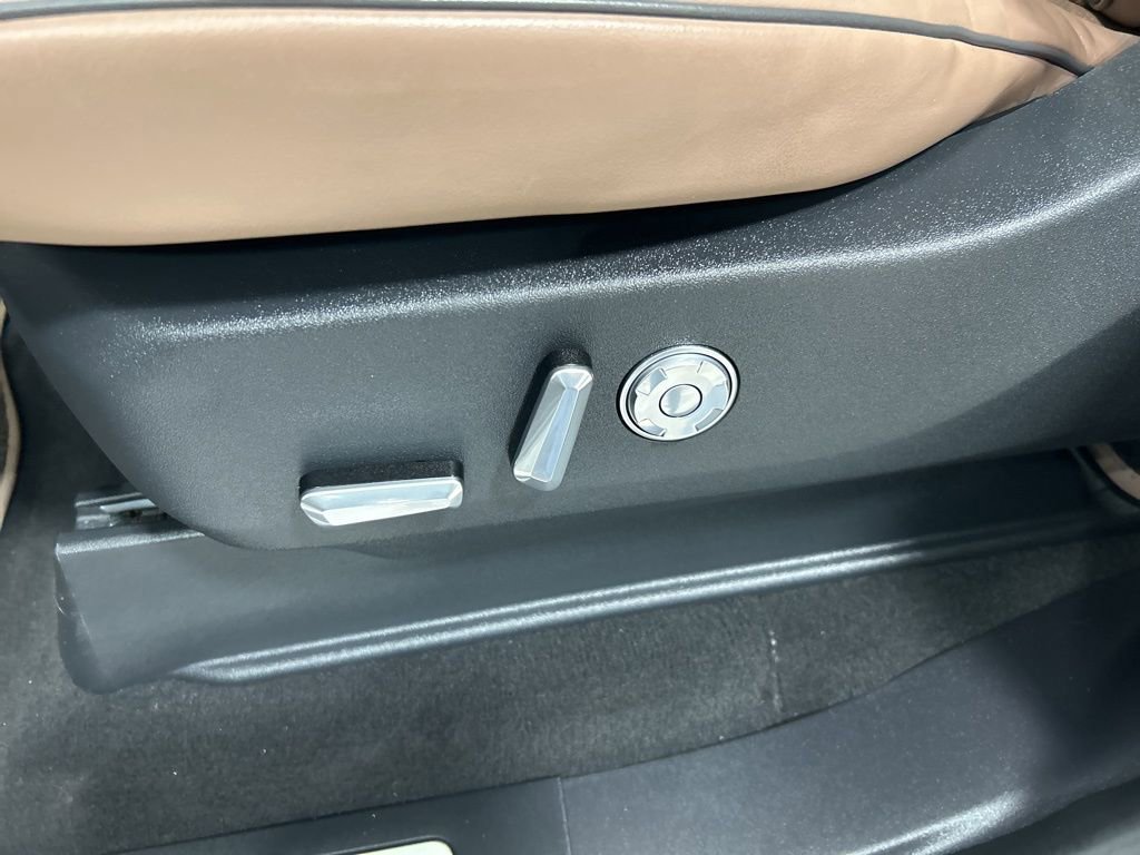 Used 2025 Lincoln Navigator L Black Label image 11