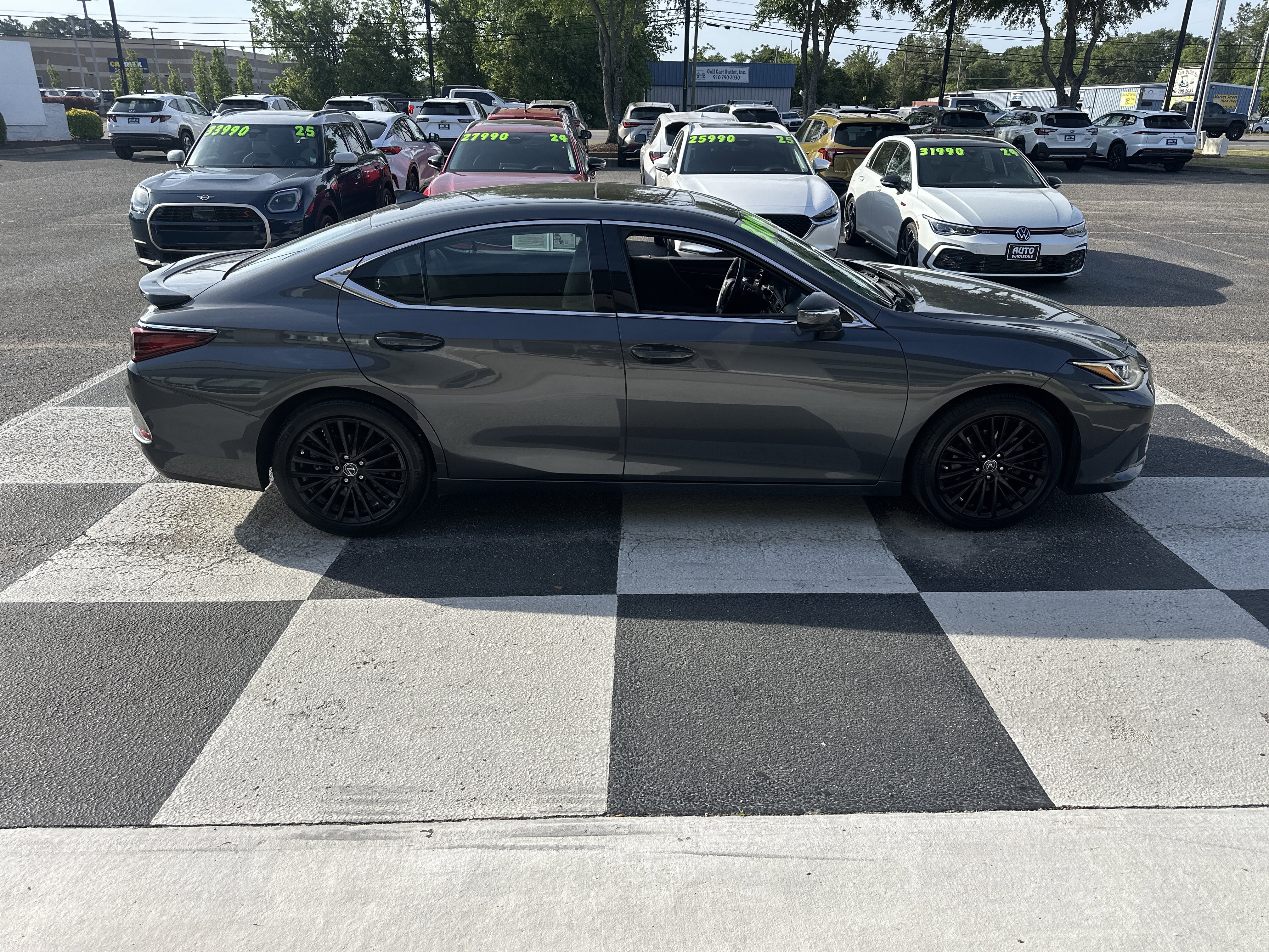 Used 2022 Lexus ES 350 w/ Premium Package image 3