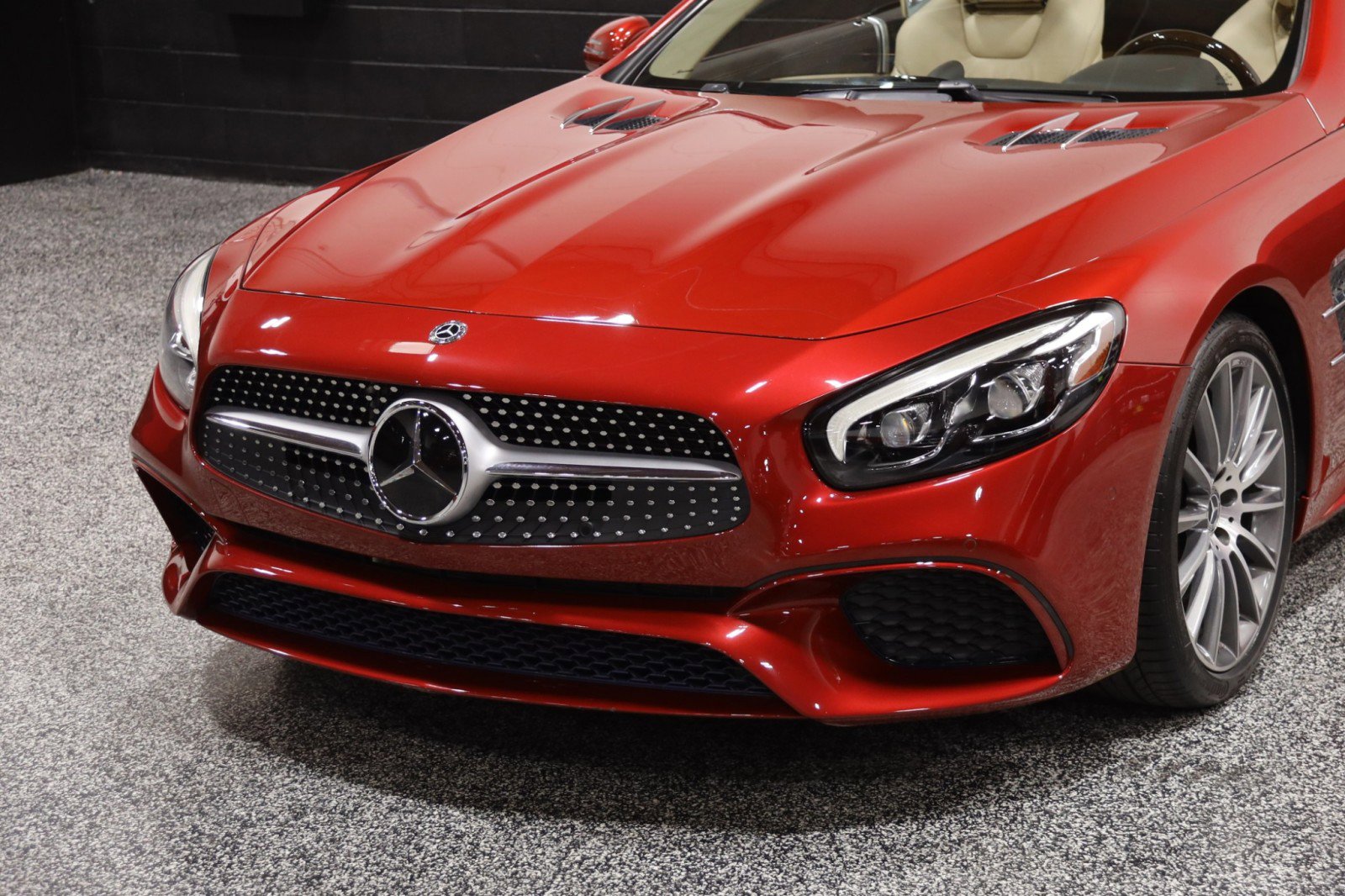 Used 2018 Mercedes-Benz SL 450 image 13