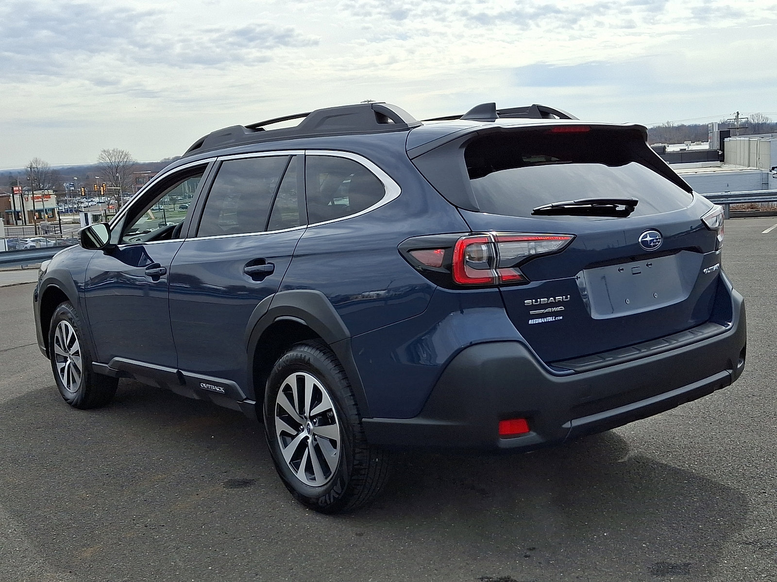 Certified 2025 Subaru Outback Premium w/ Popular Package #1A image 4