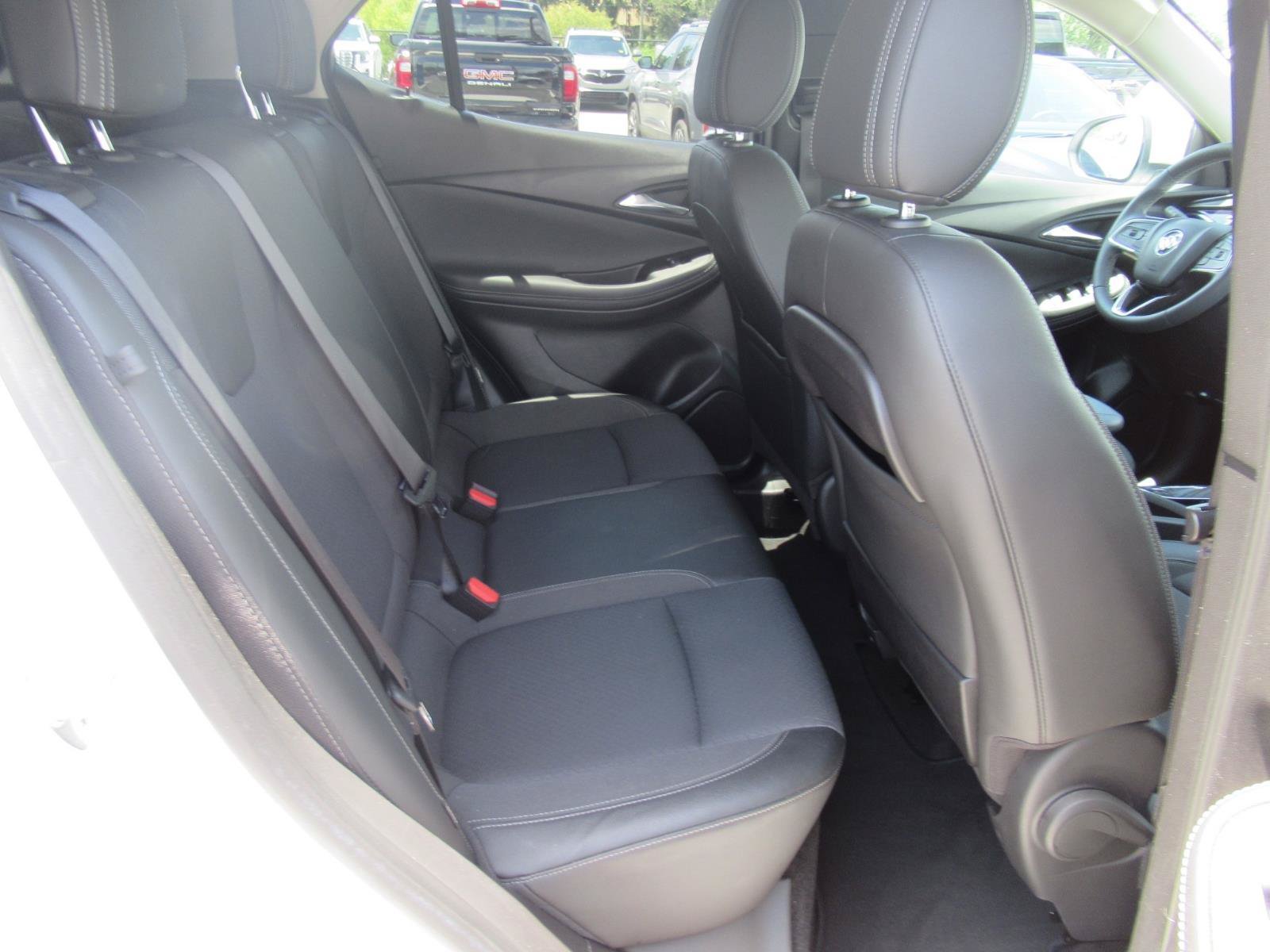 Used 2023 Buick Encore GX Preferred w/ Cold Weather Comfort Package FWD image 33