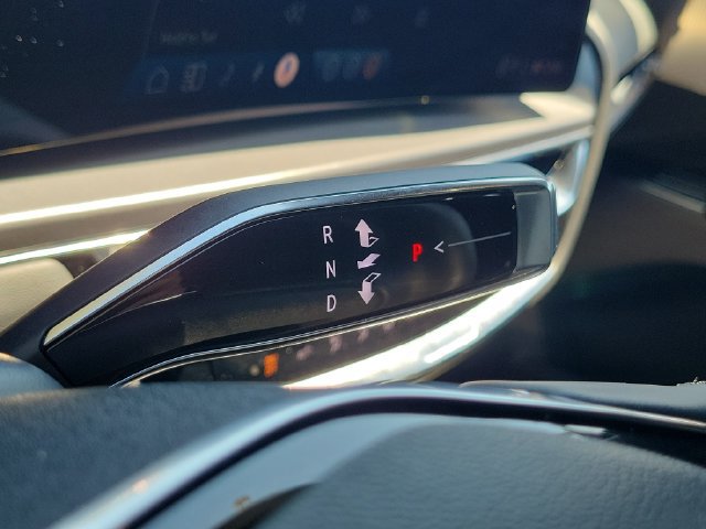 Certified 2024 Cadillac Lyriq Tech RWD image 29