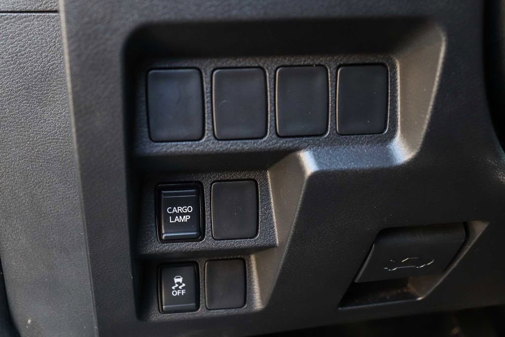 Used 2023 Nissan Frontier SV image 23