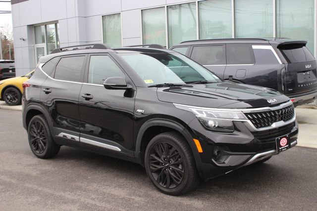 Used 2023 Kia Seltos Nightfall Edition image 1