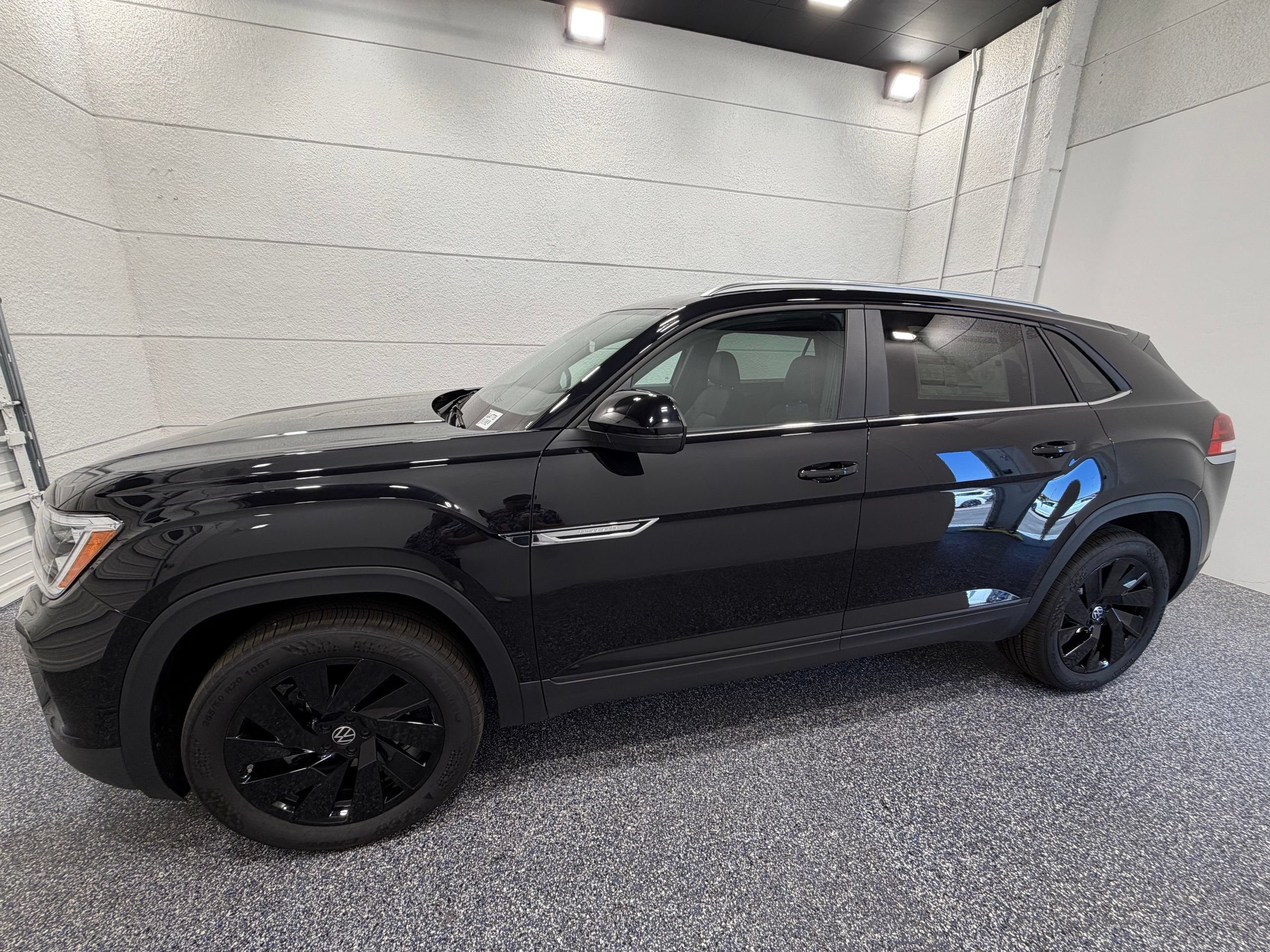 New 2026 Volkswagen Atlas Cross Sport SE AWD/4WD image 2