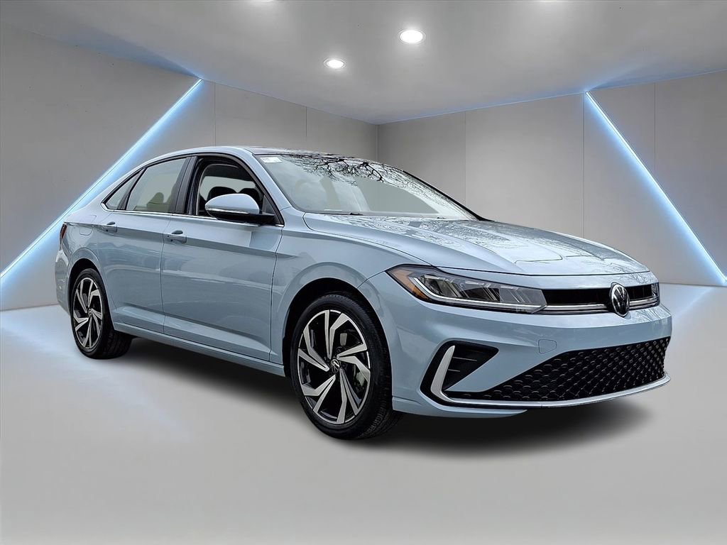 Certified 2025 Volkswagen Jetta SEL image 3