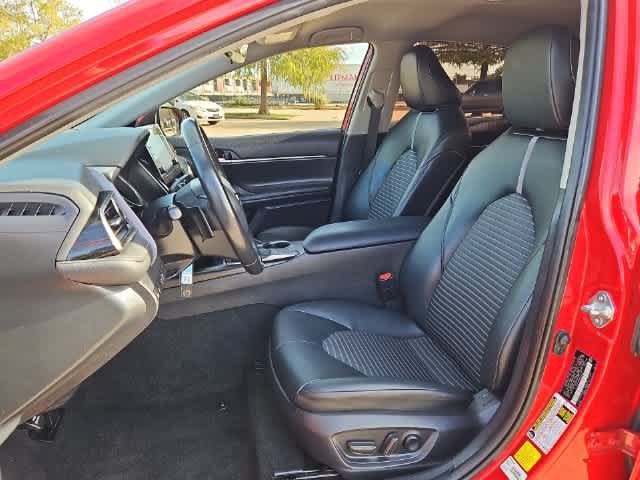 Used 2022 Toyota Camry SE FWD image 14