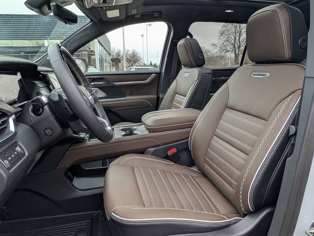 New 2026 GMC Acadia Denali Ultimate w/ LPO, Floor Liner Package AWD/4WD image 42