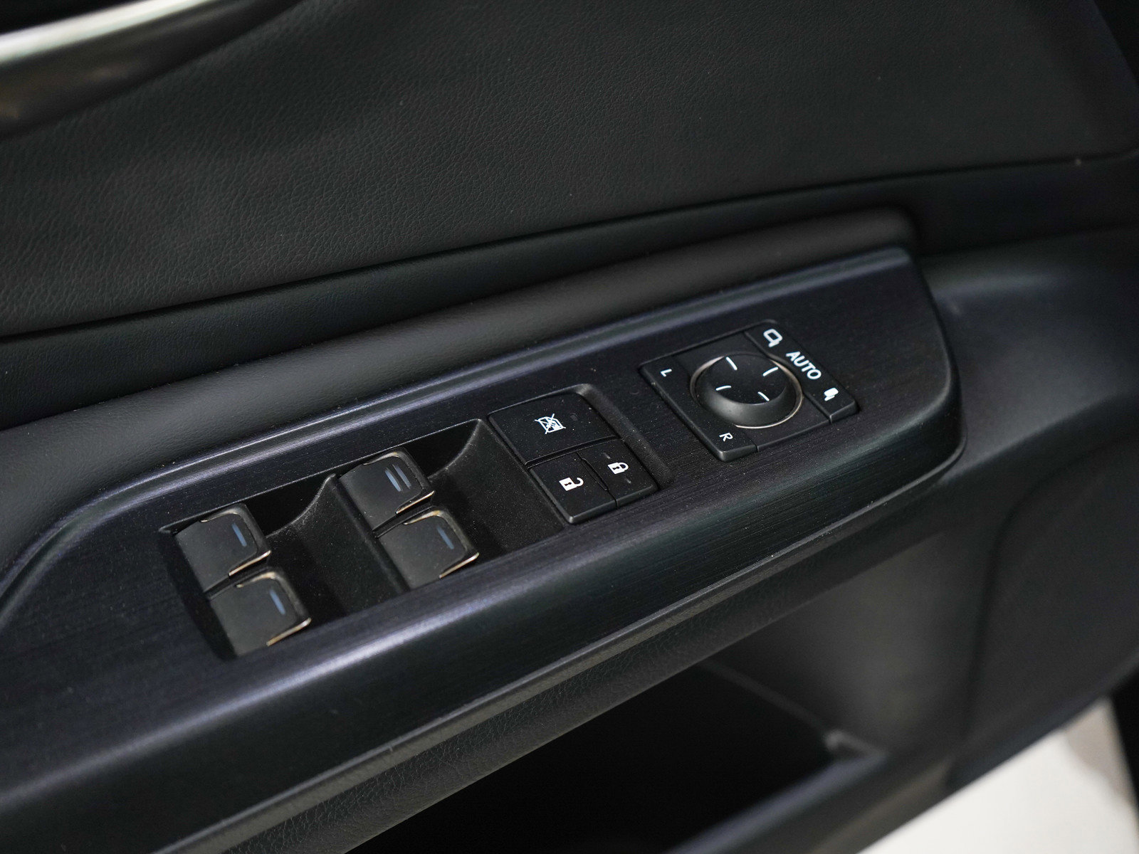 Used 2021 Lexus ES 300h FWD image 18