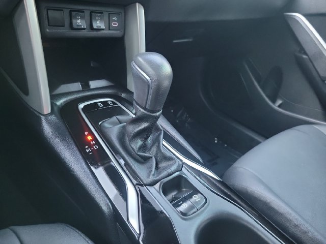 Used 2025 Toyota Corolla Cross XLE w/ Convenience Package FWD image 21