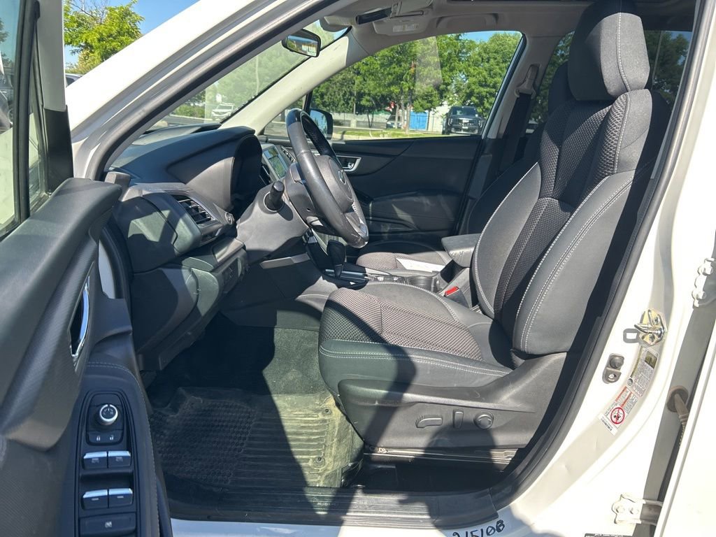 Used 2019 Subaru Forester Premium AWD/4WD image 7