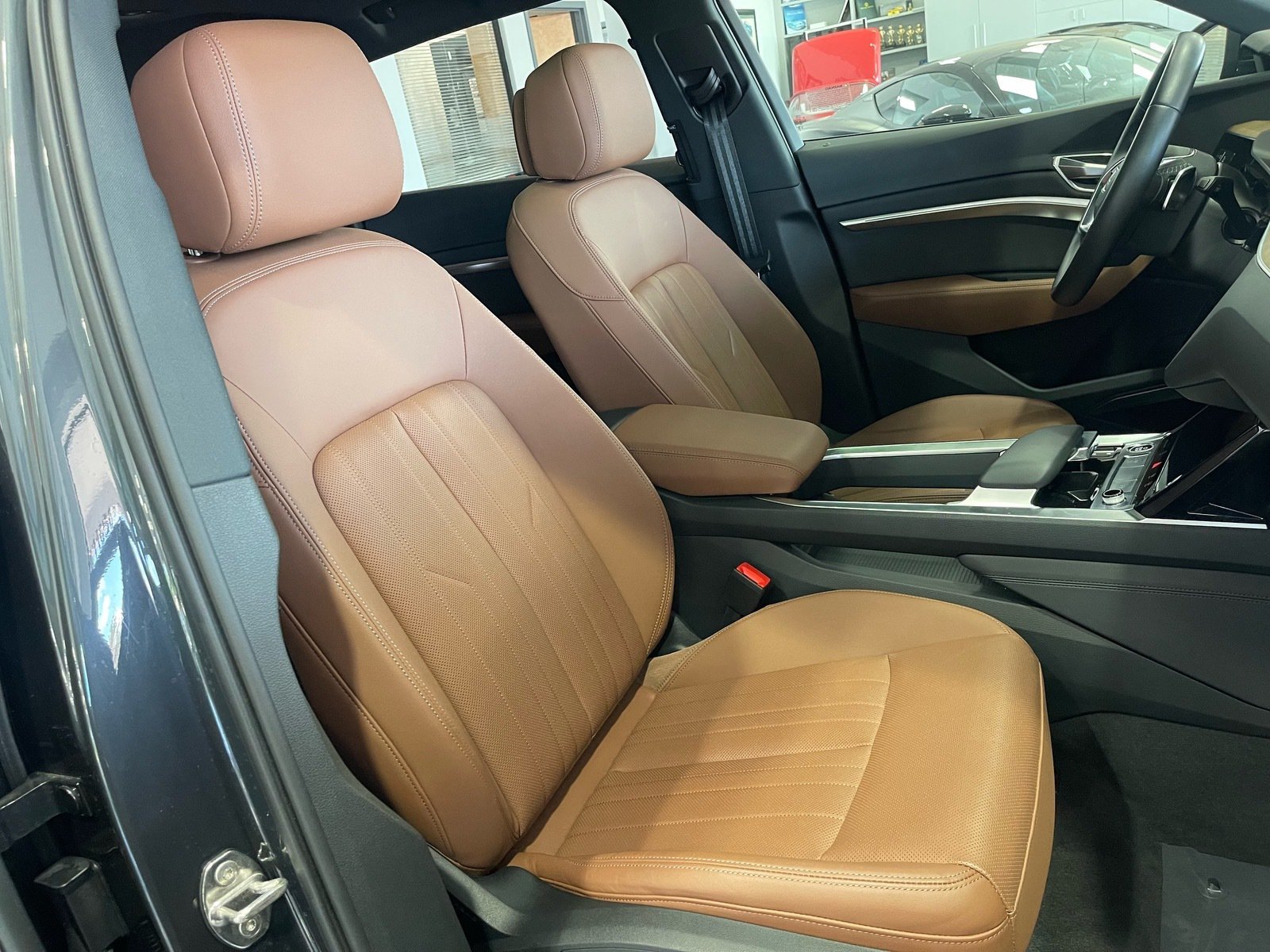 Used 2024 Audi Q8 e-tron Premium Plus w/ Premium Plus Package AWD/4WD image 41