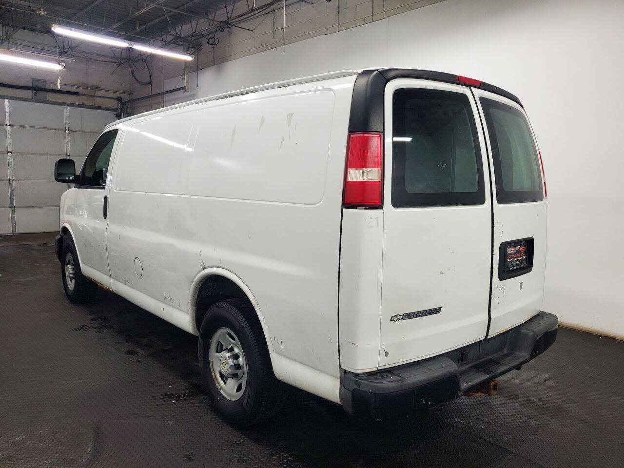 Used 2009 Chevrolet Express 2500 RWD image 5