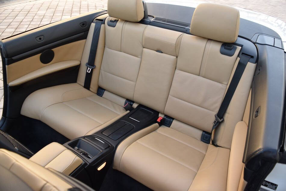 Used 2011 BMW M3 Convertible RWD image 60