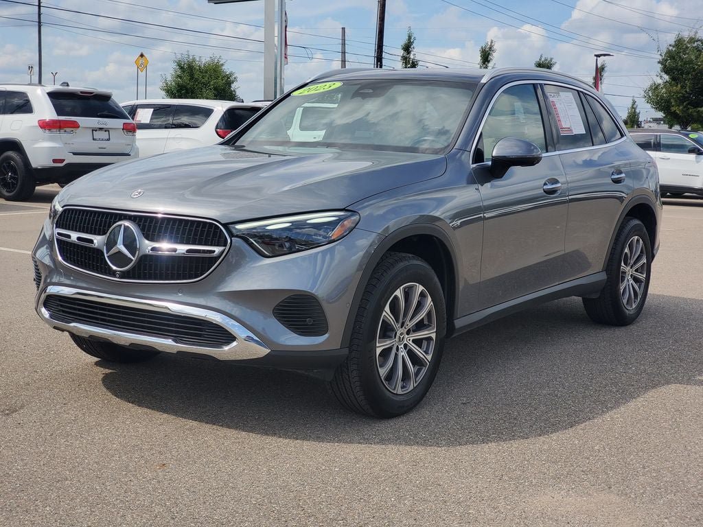 Used 2023 Mercedes-Benz GLC 300 4MATIC image 2