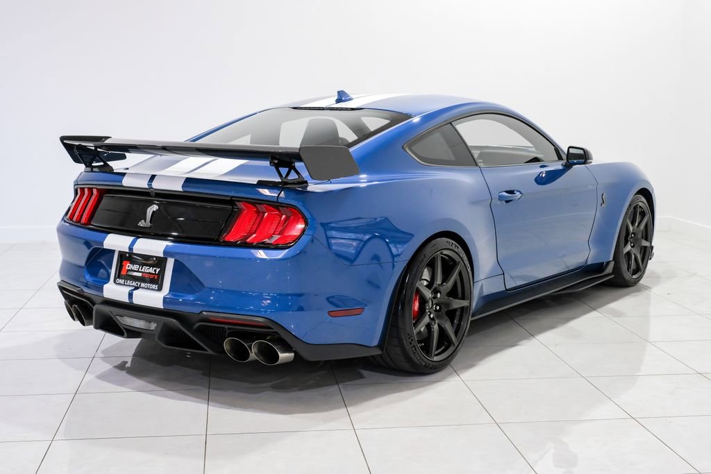 Used 2021 Ford Mustang Shelby GT500 w/ Carbon Fiber Track Pack RWD image 5