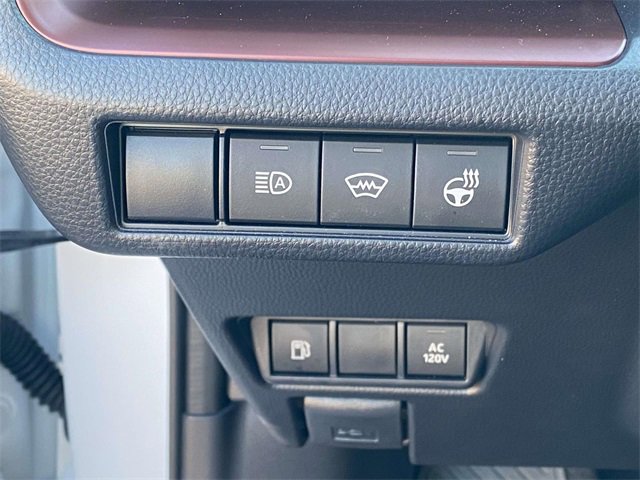 Used 2025 Toyota Prius Plug-In Hybrid image 17