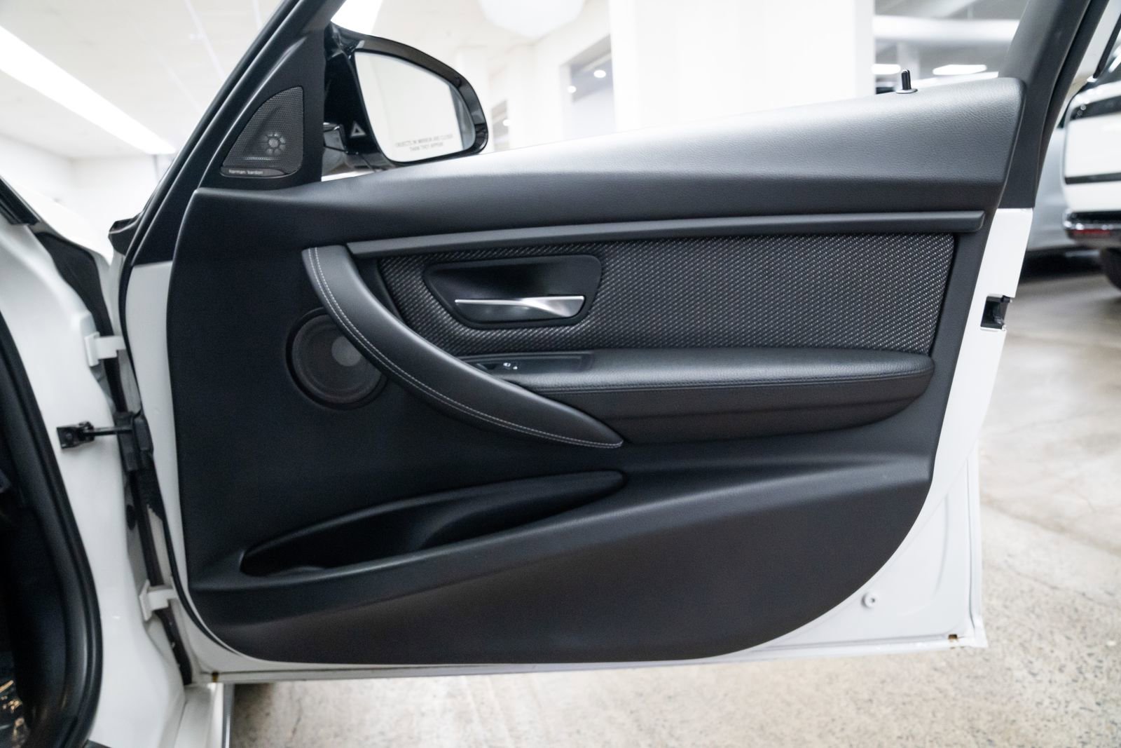 Used 2018 BMW M3 image 25