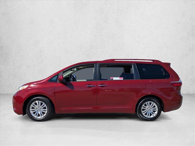 Used 2015 Toyota Sienna XLE image 9